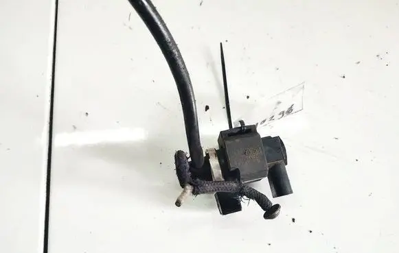 Audi A4 S4 B6 8E 8H Turbo solenoid valve px04252446