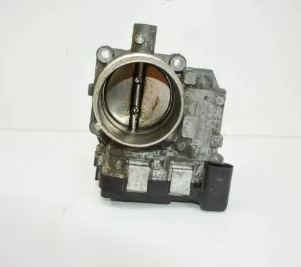 Volkswagen Tiguan Throttle valve 03C133062D