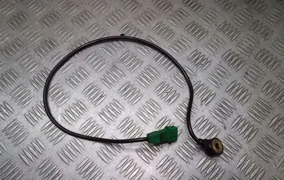 Audi A4 S4 B5 8D Detonation knock sensor 054905377H