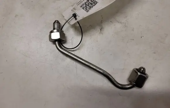BMW X6 E71 Fuel injector supply line/pipe 
