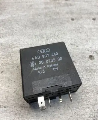 Volkswagen PASSAT B6 Other relay 4a0907440