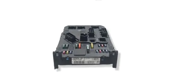Peugeot 206 Fuse module 9652474780