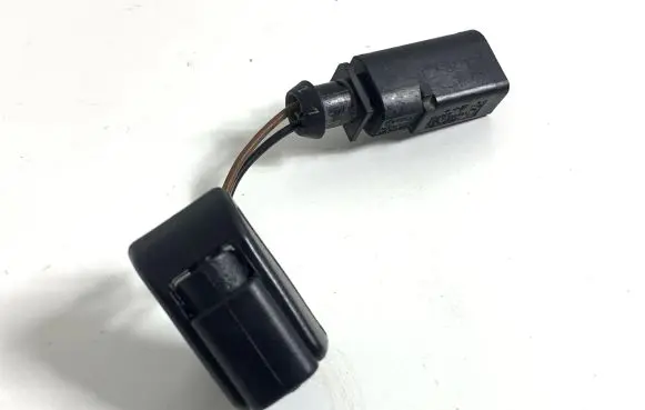 Skoda Octavia Mk3 (5E) Windshield washer spray nozzle 1Z0955986
