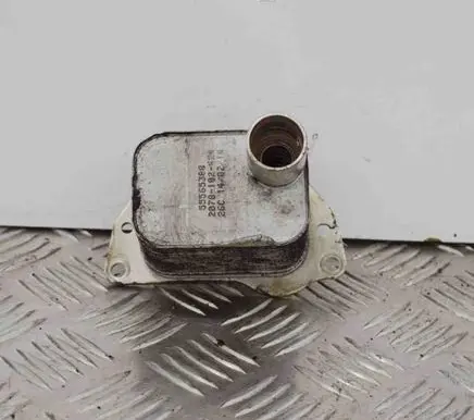 Engine oil radiator