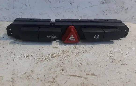 KIA Ceed Hazard light switch 937001H900