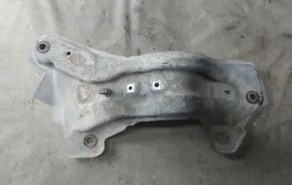 Ford Kuga I Other under body part 