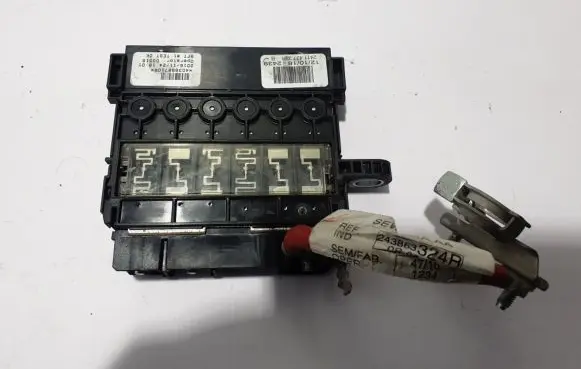 Renault Megane IV Fuse module 241143738R