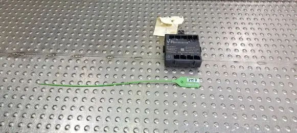 Mercedes-Benz A W176 Sliding door control unit/module A1669005711