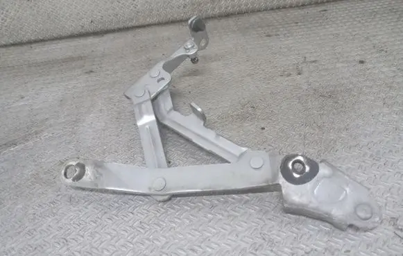 Mitsubishi Lancer VIII Tailgate/trunk/boot hinge