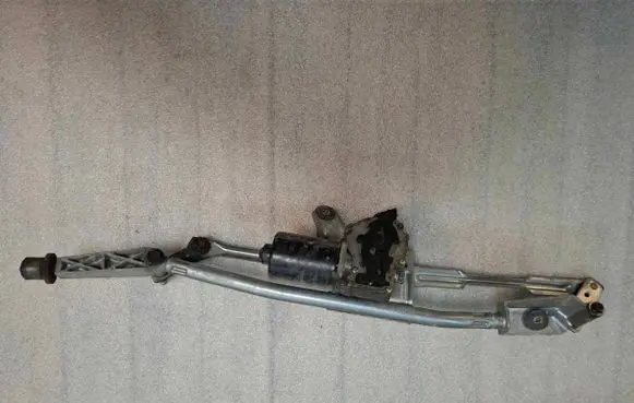Volvo S80 Front wiper linkage GU10