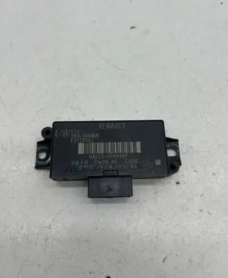 Renault Clio V Parking PDC control unit/module 284L04495R E372900