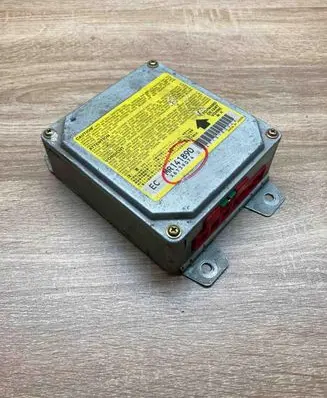 Mitsubishi Galant Airbag control unit/module MR141890 X6T39074