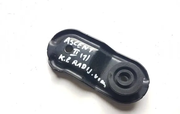 Radiator mount bracket