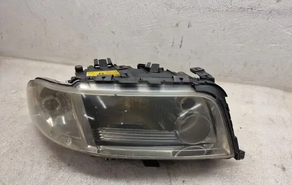 Audi A8 S8 D2 4D Headlight/headlamp 4D0941004BA