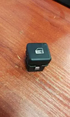 BMW 7 E38 Central locking switch button 8360828