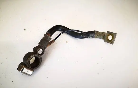 Volkswagen Polo IV 9N3 Positive cable (battery) 