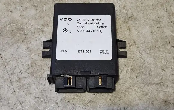 Mercedes-Benz Sprinter W901 W902 W903 W904 Door central lock control unit/module A0004461019
