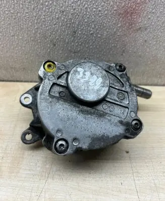 Mercedes-Benz CLS C219 Vacuum pump A6422300165