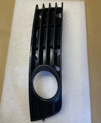 Audi A6 S6 C5 4B Front bumper lower grill 8E0807682A 010111840520