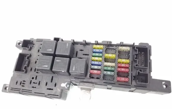 Volvo V70 Fuse module 30728008 518828108