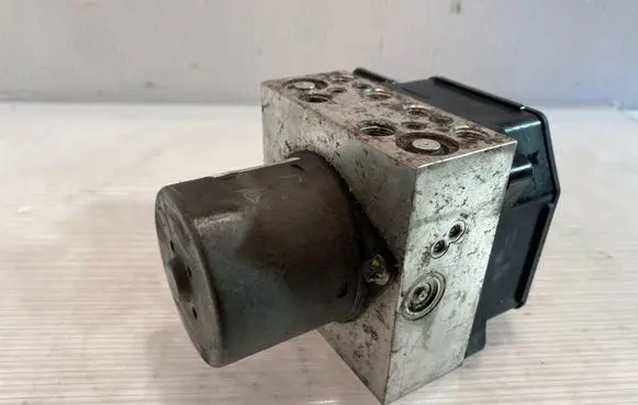 Volkswagen PASSAT B7 ABS Pump 3AA614109AB 54085620R 17654042