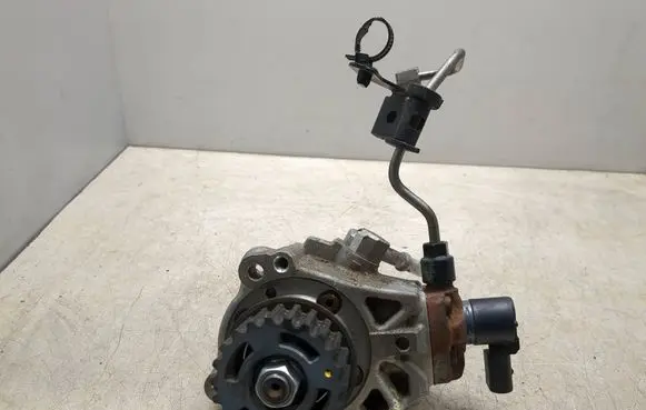 KIA Ceed Fuel injection high pressure pump 9046040004 331002u000