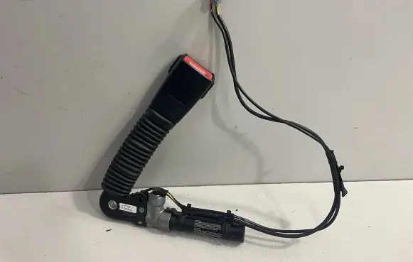 BMW M3 e92 Front seatbelt buckle 9177772