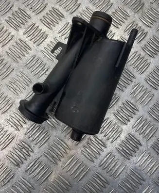 Renault Megane I Oil breather separator 8200140763