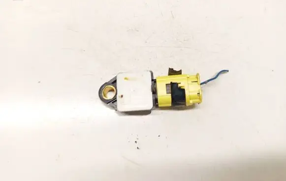 Mitsubishi Outlander Airbag deployment crash/impact sensor 8651A001