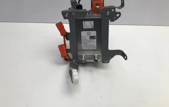 Voltage converter inverter