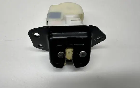 Nissan Juke I F15 Loading door lock 