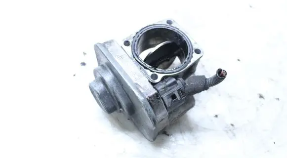 Opel Zafira B Throttle valve 8981052101
