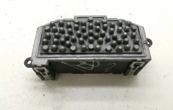 Volkswagen PASSAT B6 Heater blower motor/fan resistor 3C0907521
