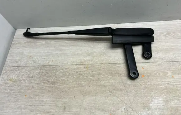 Volkswagen Touareg II Front wiper blade arm 7P0955410B
