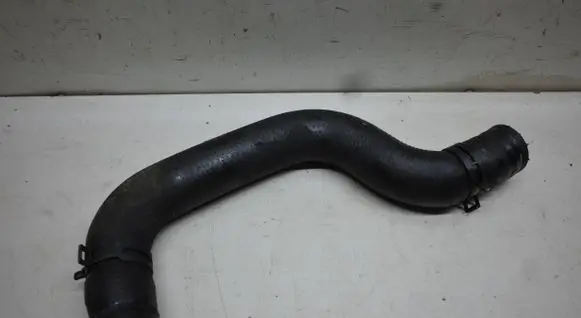 Chrysler Town & Country V Engine coolant pipe/hose