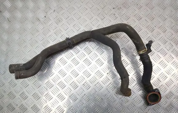 Engine coolant pipe/hose