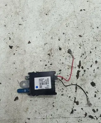 Mercedes-Benz ML W164 Aerial antenna amplifier A2518701889 28072340