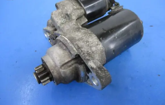 Skoda Fabia Mk1 (6Y) Starter motor 02T911023G