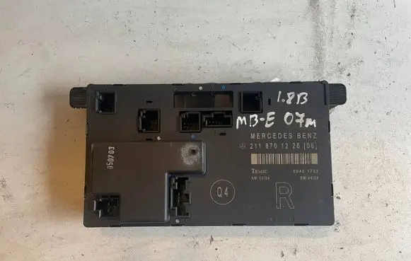 Mercedes-Benz E W211 Door control unit/module 2118701226