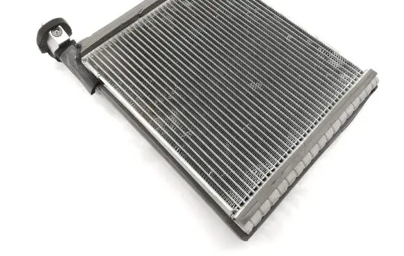 Toyota Verso-S Air conditioning (A/C) radiator (interior) 