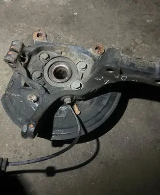 Nissan Qashqai+2 Front wheel hub spindle knuckle 40014JD040