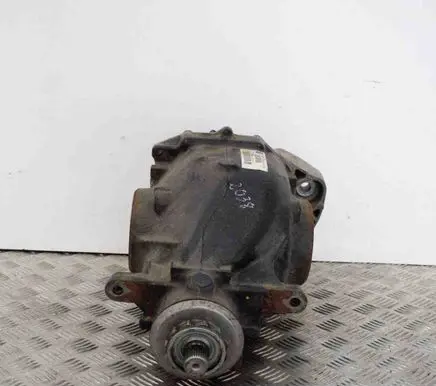 BMW 2 F22 F23 Rear differential 7599411