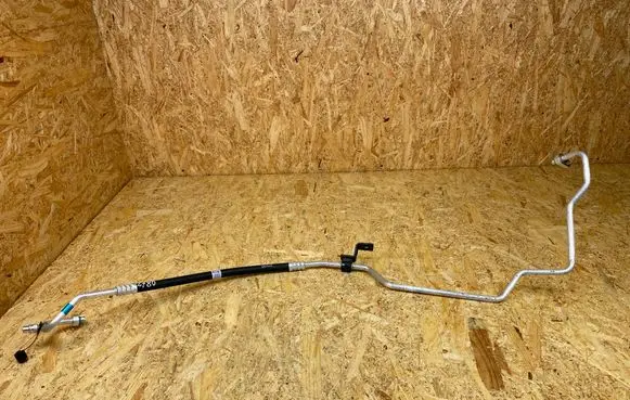 Engine coolant pipe/hose