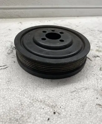 Volkswagen Golf V Crankshaft pulley 03G105243