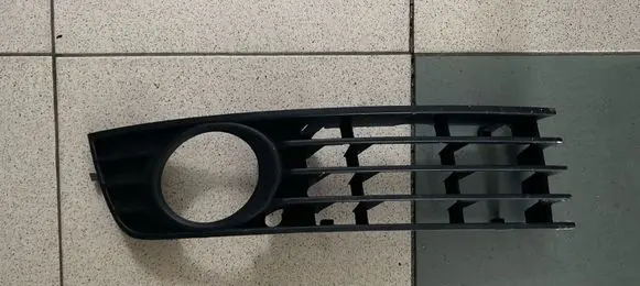 Audi A4 S4 B6 8E 8H Front bumper lower grill 8e0807682 Z89109038