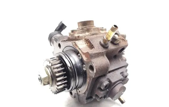Renault Koleos I Fuel injection high pressure pump 8200690744 0445010170