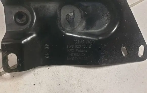 Audi A4 S4 B9 Engine bonnet/hood lock/latch loop/hook 8W0823185D