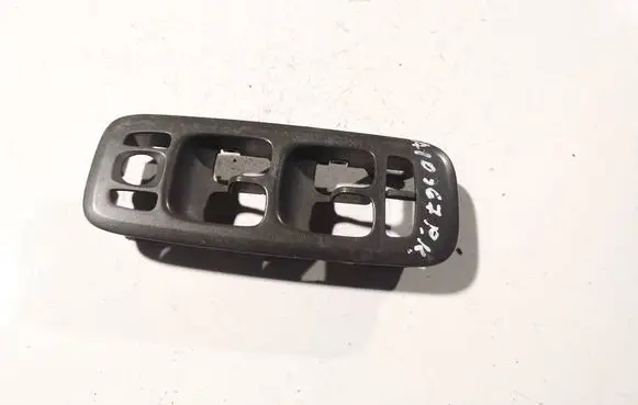 Volvo XC70 Front door window switch trim 