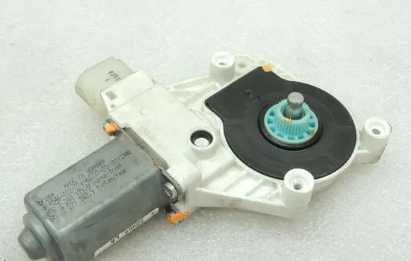 BMW 5 F10 F11 Front door window regulator motor 51337271563 7271563