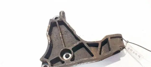 Opel Astra H Engine mounting bracket 13125625